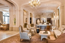 Le Crillon Le Crillon